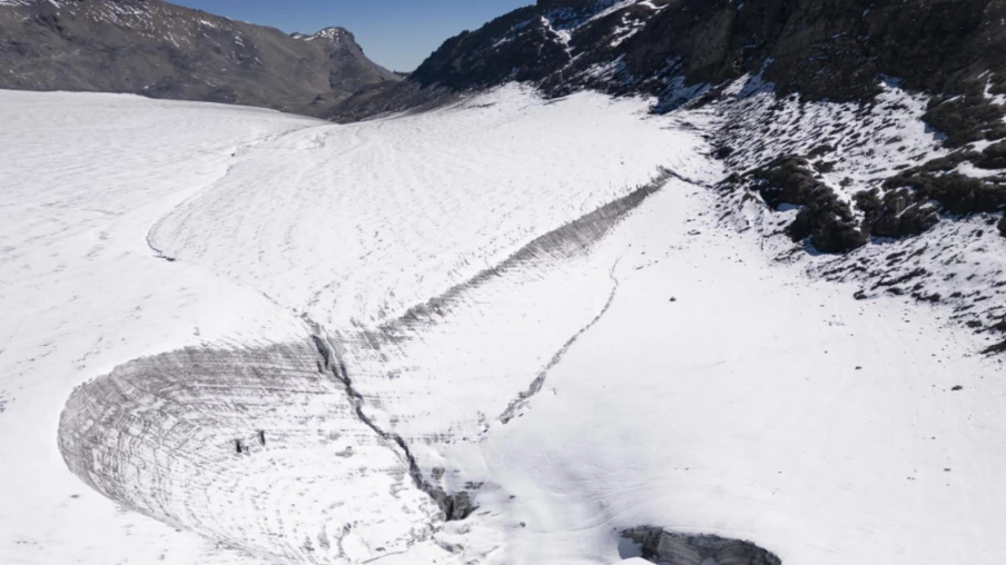 Le lac glaciaire de Faverges s’est vidé sans dégâts à Lenk