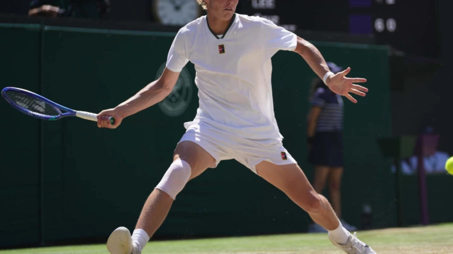 Cruz Hewitt signe sa première victoire sur le circuit ATP à Washington