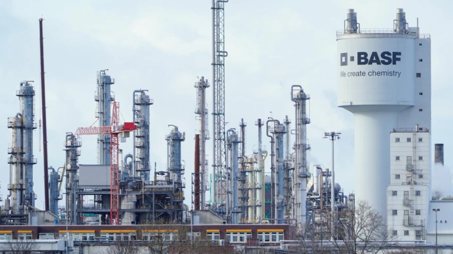 BASF accélère les suppressions d'emplois face à la concurrence chinoise