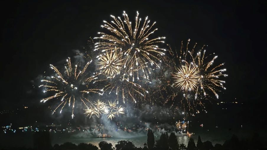 neuchâtel maintient les feux d’artifice du 1er août aux jeunes-rives