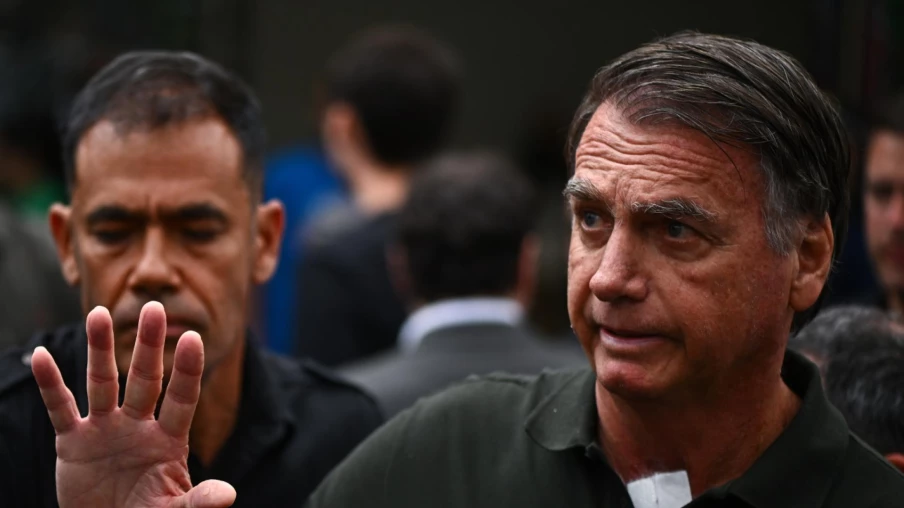 Brésil : Jair Bolsonaro sommé de s'expliquer sur un deepfake IA