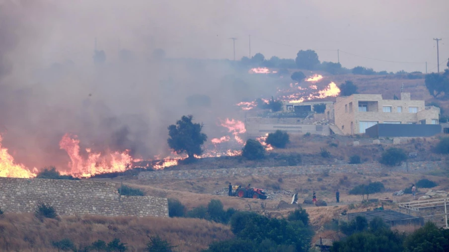 Incendies en Crète : 8000 personnes évacuées près d’une station balnéaire