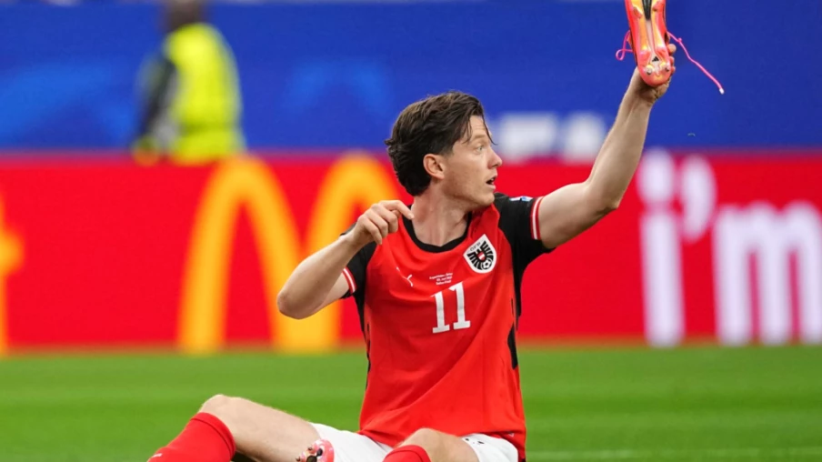 Adidas présente ses excuses après la vague de crampons roses au mondial