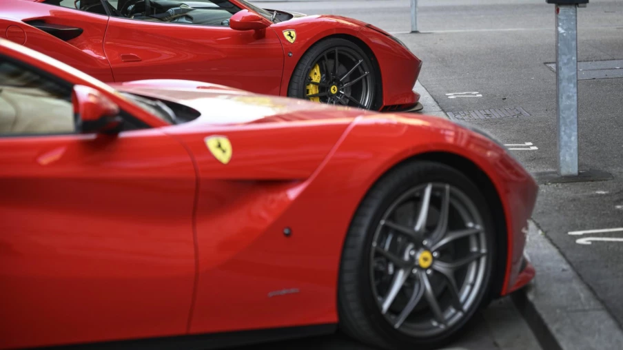 Ferrari améliore sa rentabilité avant l'arrivée de son modèle électrique
