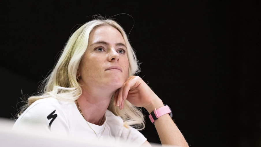 Demi Vollering annonce une bagarre serrée pour le Tour de France féminin