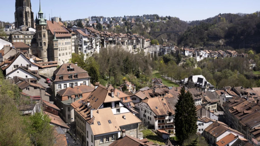 Élus communaux à Fribourg : âge moyen, femmes et annuaire en ligne