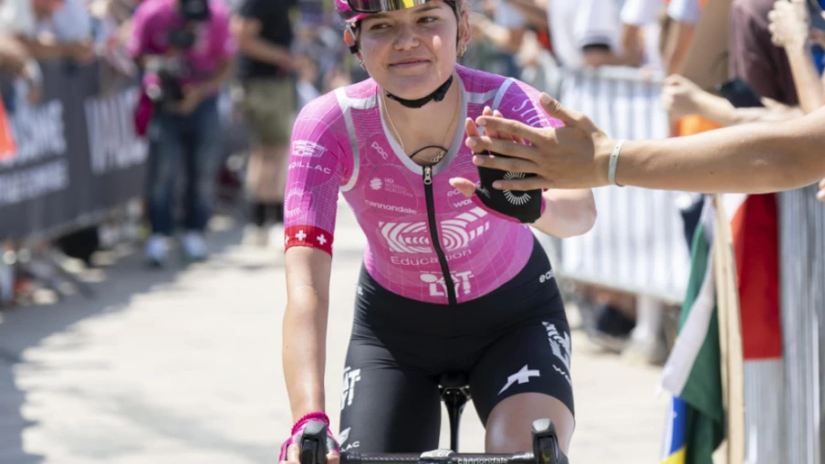 Tour de France femmes : Noemi Rüegg regrette un sprint lancé trop tard