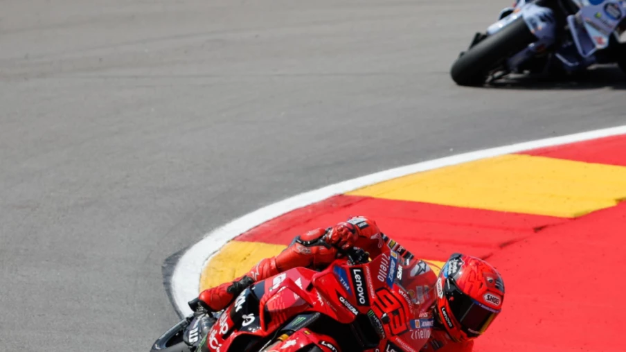 MotoGP Aragon : Marc Marquez remporte le sprint devant son frère Alex et conforte son avance au championnat