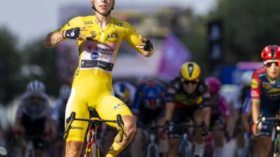 Lorena Wiebes remporte la 2e étape du Tour de France Femmes en jaune