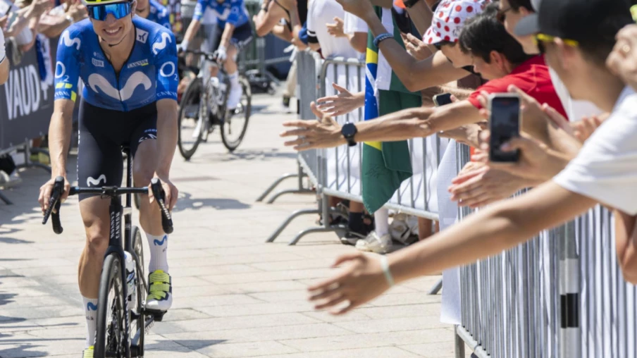 Lausanne séduit des fans du monde entier au départ du Tour de France Femmes