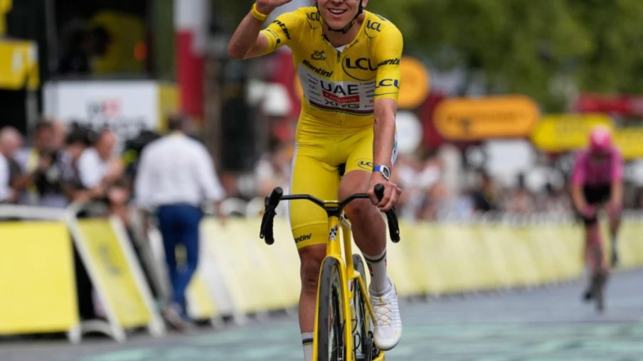 Tadej Pogacar confirmé pour la Vuelta par UAE-Emirates