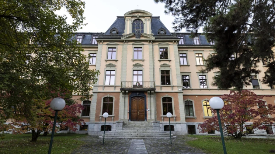 Sion : un garagiste valaisan condamné pour détournement d'argent et vol