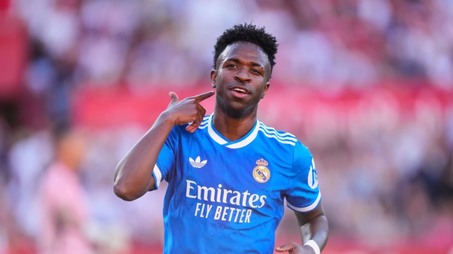 Vinicius Jr prolonge au Real Madrid jusqu'en juin 2032