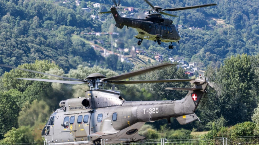 Les Super Puma suisses rentrent de Corse après une mission anti-incendie