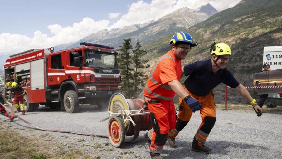 feux de forêt : 32 pompiers bernois formés au valais