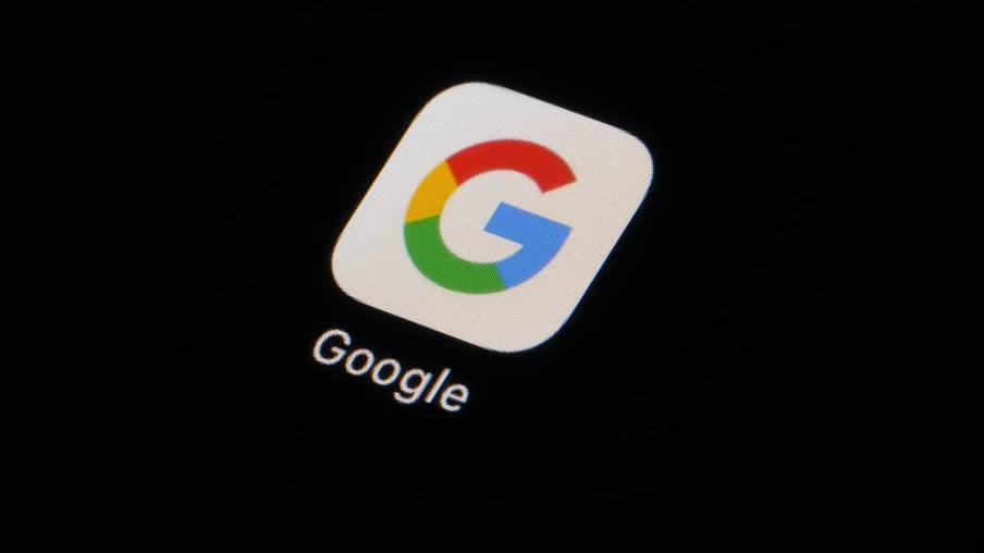 Les quotidiens français attaquent Google sur les résumés IA en France