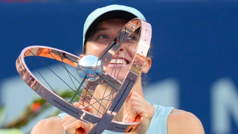 Swiatek remporte son premier titre de l'année à Toronto