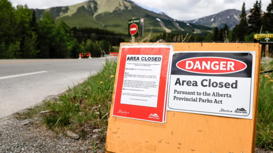 La fumée des incendies au Canada trouble l’air des Alpes suisses