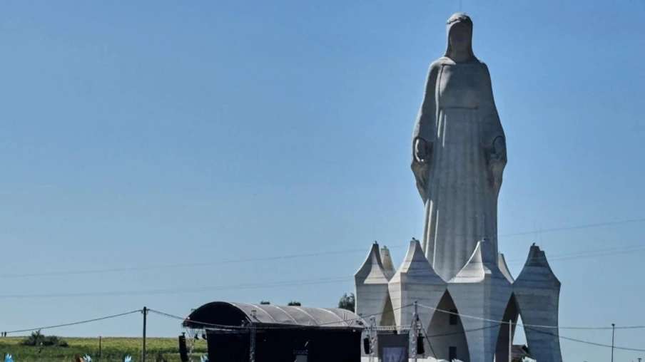 Pologne : dévoilement de la plus grande statue de la Vierge Marie d’Europe