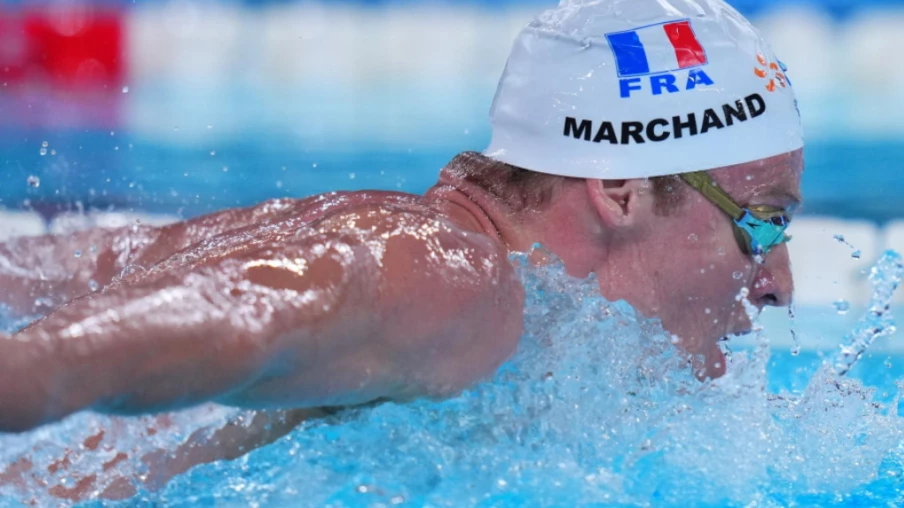 Léon Marchand décroche l’or sur 200 m papillon aux Européens de Paris