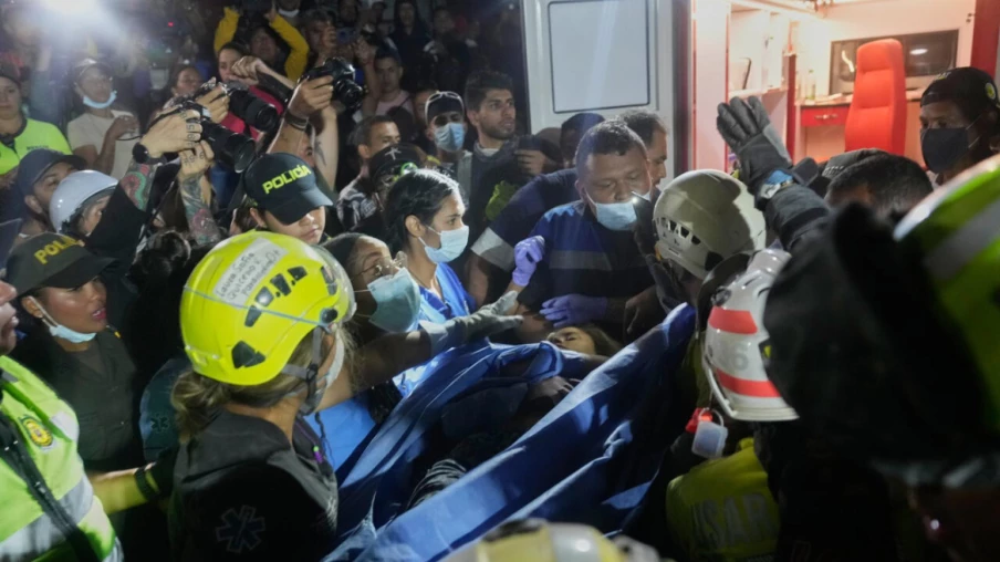 Séisme en Colombie : mort de la femme secourue mardi après 37 heures sous les décombres