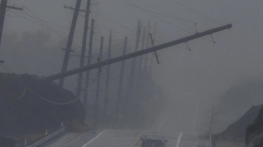 Ouragan Lala : fortes pluies et inondations menacent Hawaï