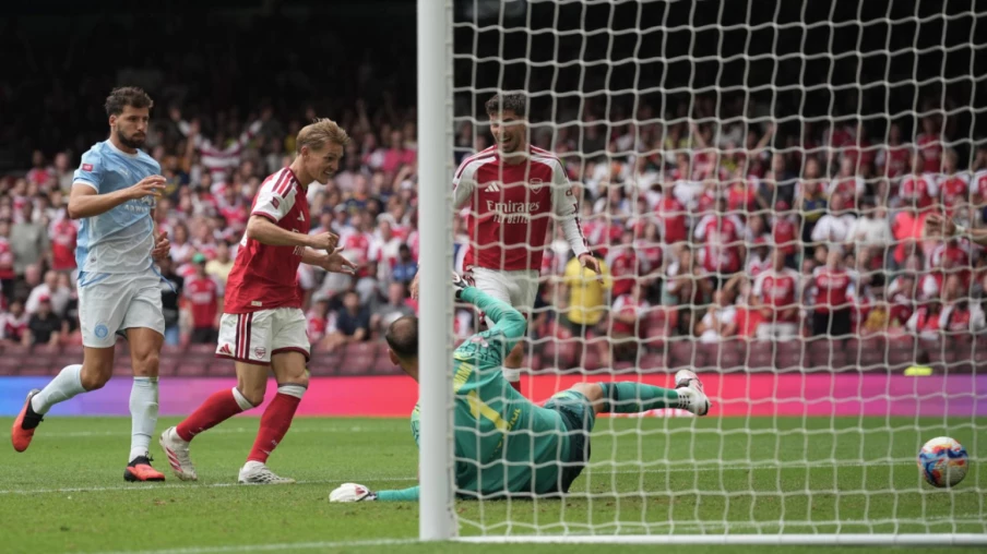 Arsenal domine Manchester City et remporte le Community Shield