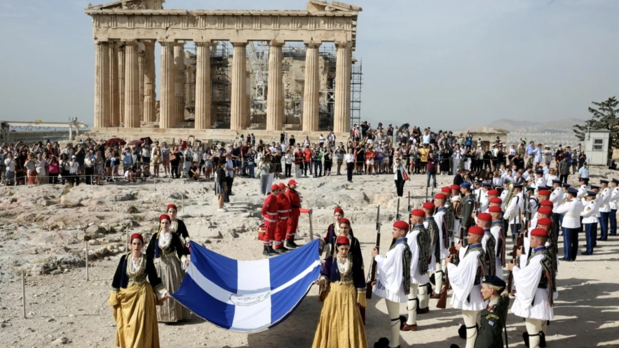 La Grèce prévoit de rembourser 13 milliards d'euros de dette en avance