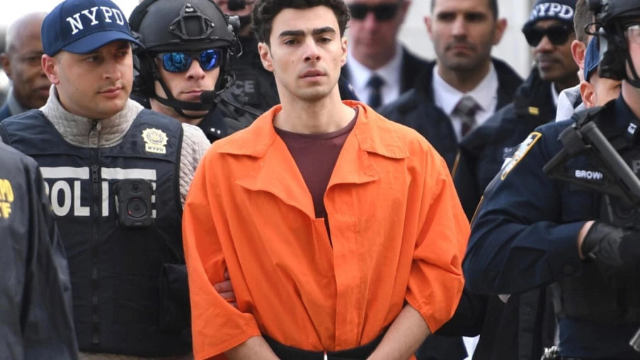 Procès de Luigi Mangione à New York reporté après ses aveux de culpabilité
