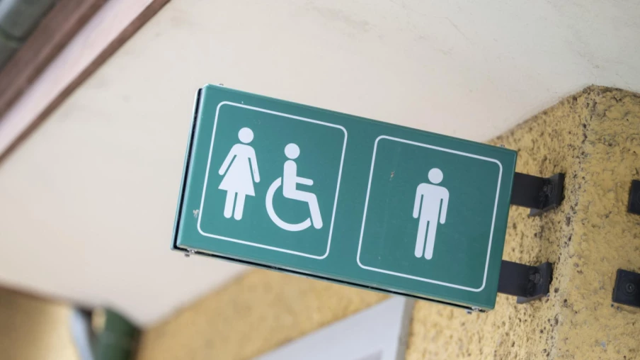 40 % des établissements de santé dans le monde ont des sanitaires de base