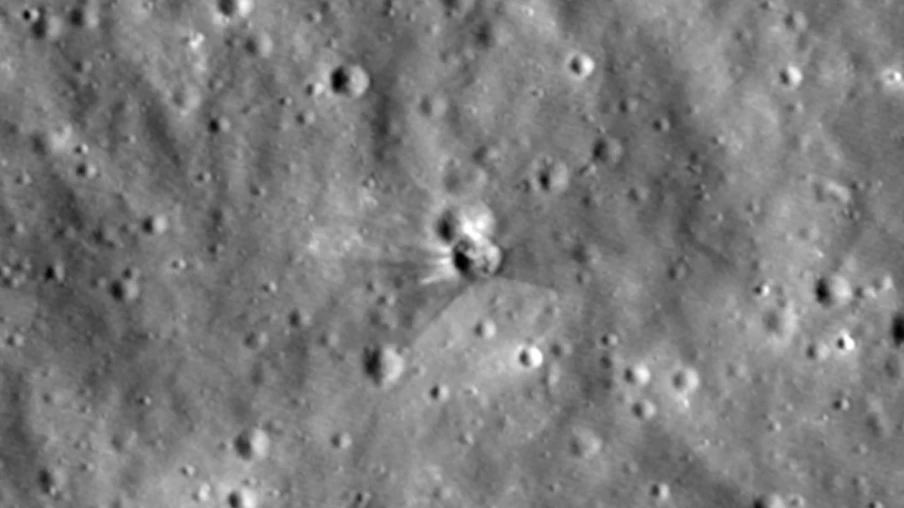 NASA publie des images du cratère lunaire créé par une fusée SpaceX