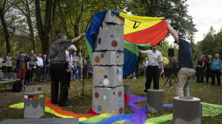 Zurich inaugure le premier mémorial queer de Suisse au cimetière de Sihlfeld