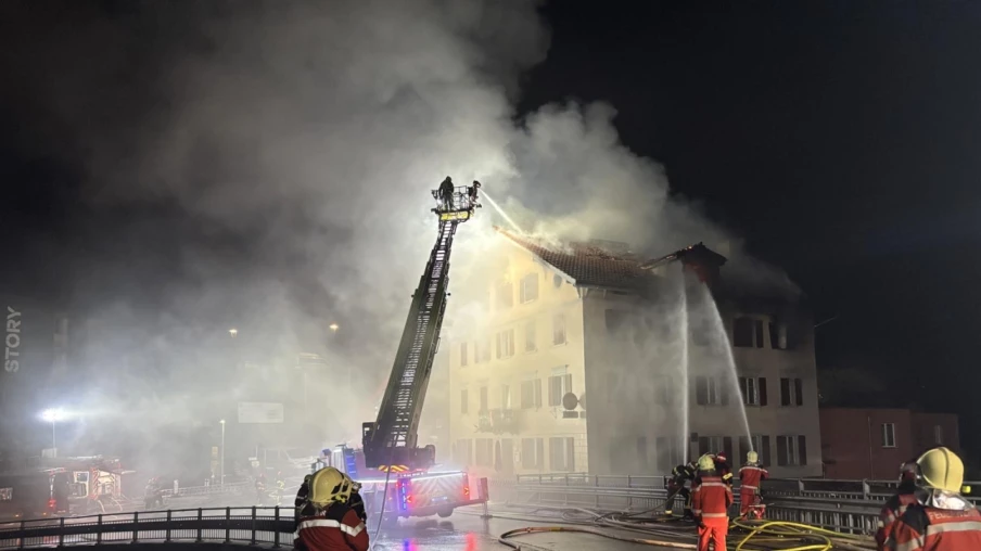 Incendie à Thusis : cinq disparus et huit blessés après le sinistre