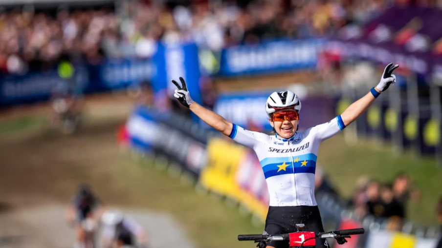 Sina Frei gagne la Coupe du monde de short-track aux Gets