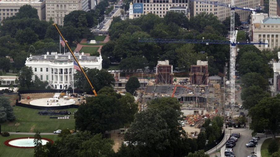 La Cour suprême autorise les travaux de la salle de bal de Trump