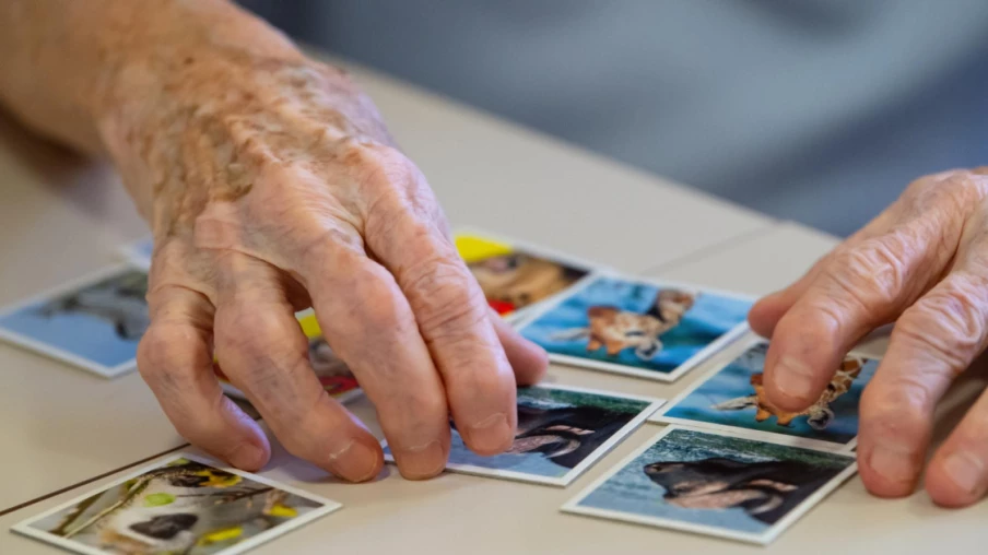 FDA : feu vert à Roche pour un test sanguin Alzheimer