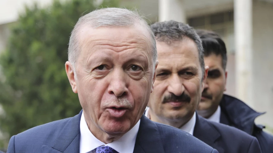 Journaliste kurde Perihan Kaya honorée par l'ONG genevoise Presse Emblème Campagne pour sa lutte et exil