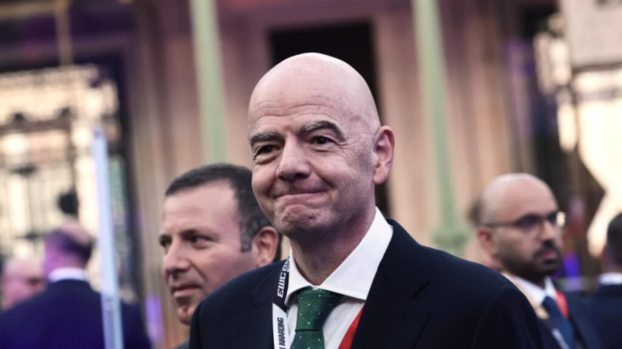 La Fédération saoudienne soutient Infantino malgré la controverse à la FIFA