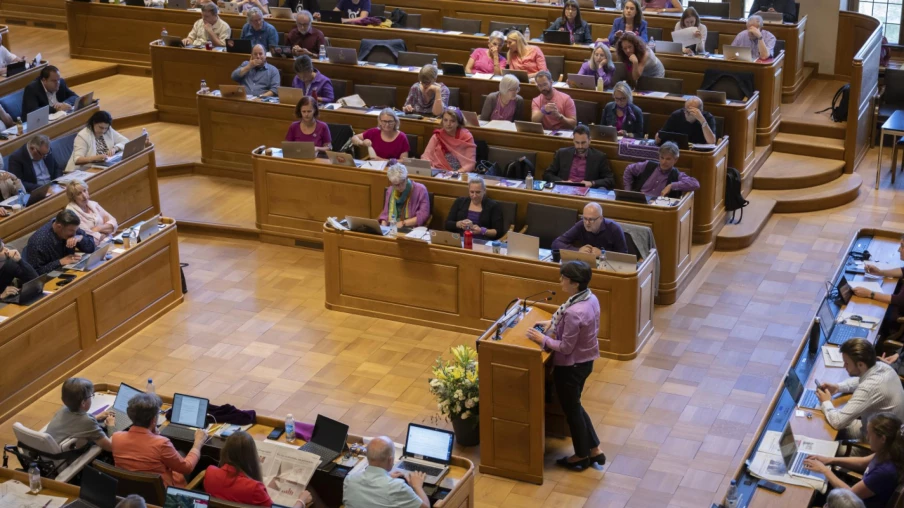 Annonce des événements locaux sur les panneaux d'entrée des localités bernoises autorisée à nouveau