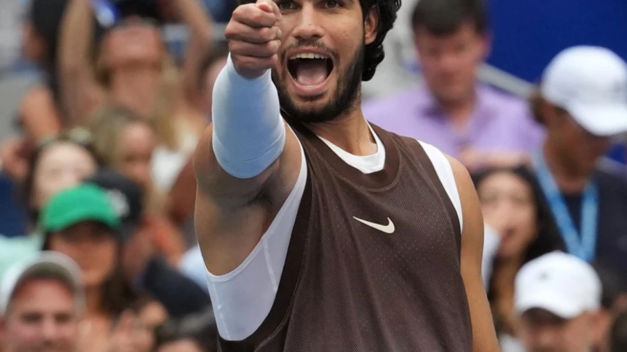 Alcaraz se qualifie en huitièmes de finale de l'US Open