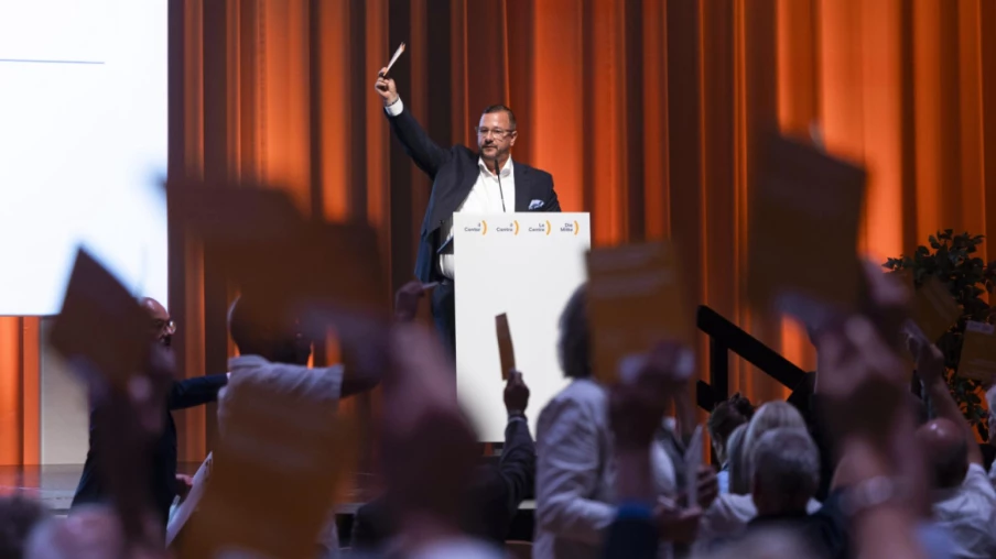 Le Centre suisse soutient le financement de la 13e rente AVS