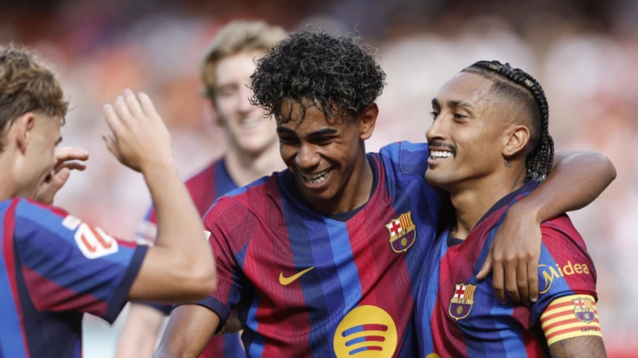 Barcelone écrase Valence 5-0 avec un doublé de Lamine Yamal
