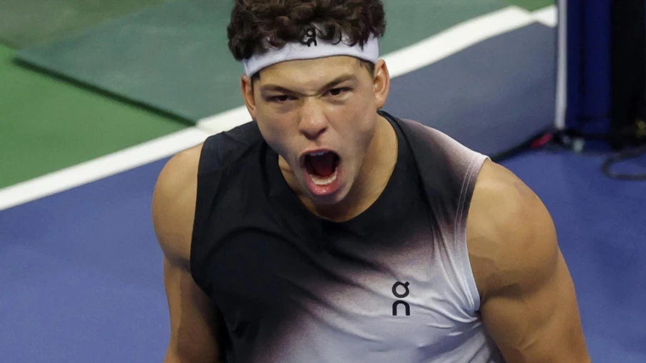 Shelton défie Alcaraz en quarts de l’US Open
