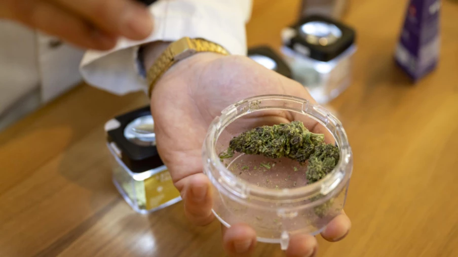 La vente de cannabis en pharmacie réduit les risques