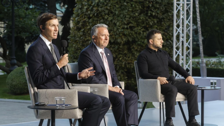 Zelensky espère des discussions Ukraine-Russie-USA en septembre