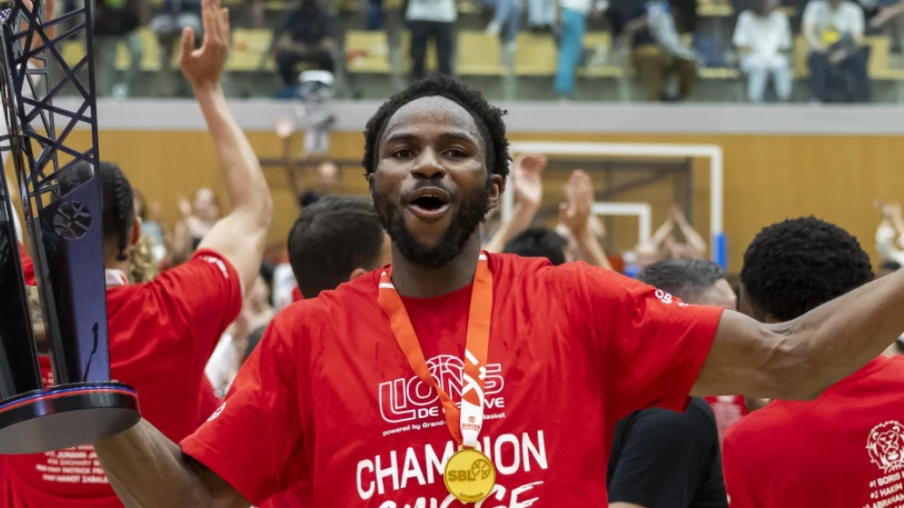 Boris Mbala de retour à Fribourg Olympic pour un mois