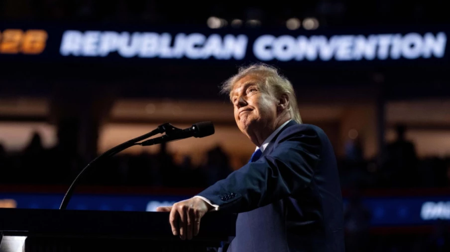 À Dallas, Trump promet 5 000 dollars pour sauver les législatives