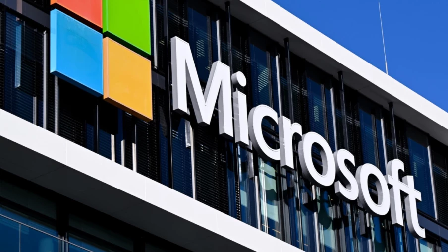 Microsoft publie un code de conduite pour garder l’IA sous contrôle humain