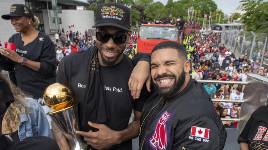 Les Raptors officialisent le retour de Kawhi Leonard à Toronto