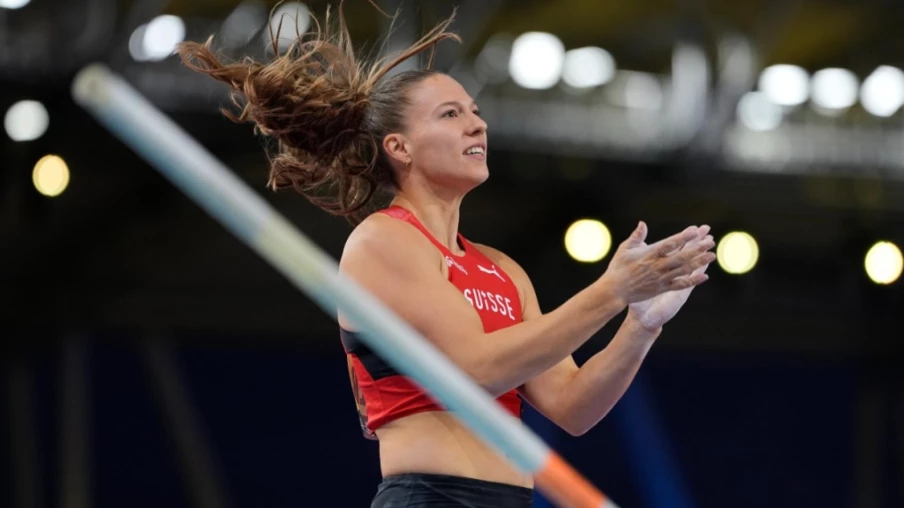 Angelica Moser opérée de la main droite après une douleur persistante